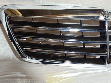 Решетка радиатора Mercedes w212 до рестайлинг