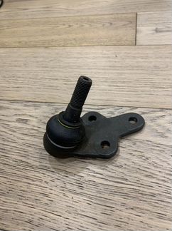 Шаровая опора Вольво с40