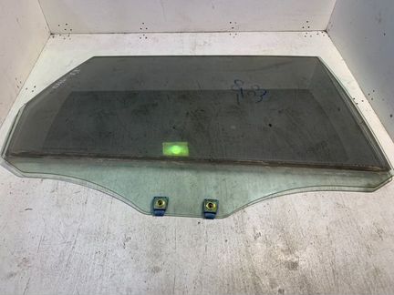 Стекло двери заднее правое Mitsubishi Grandis NA