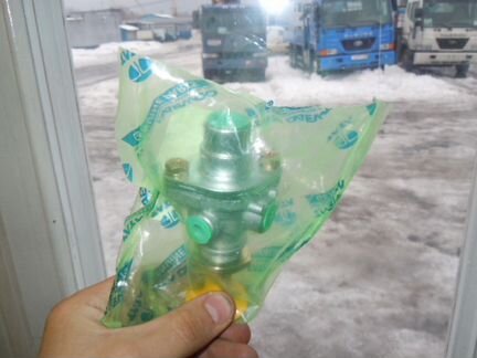 Кран ручника Daewoo Ultra на панели (нажимной)