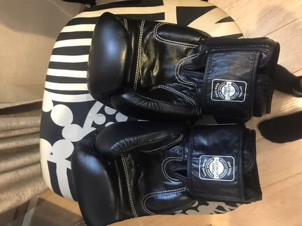 Боксерские перчатки 16 oz