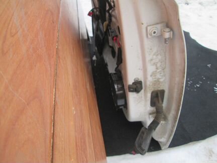 Передняя левая дверь Skoda Rapid 2015 года