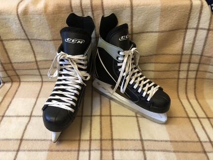 Коньки хоккейные CCM 52