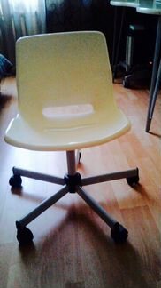 Стул пластиковый