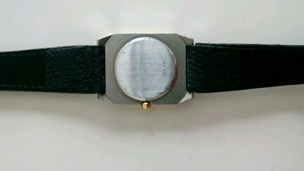 Часы швейцарские