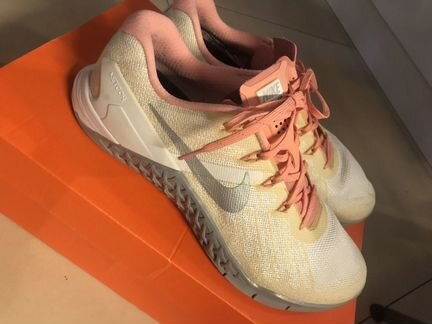 Кроссовки Nike