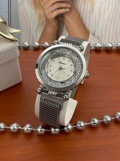 Деловые женские часики Chopard новые