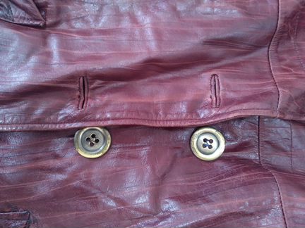 Плащ женский кожаный б/у размер M