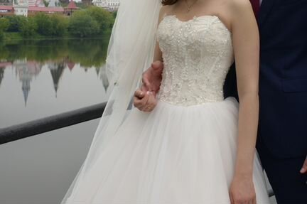Свадебное платье р.42-44