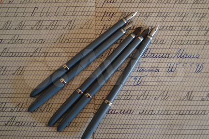 Чернильная авторучка первоклассника СССР