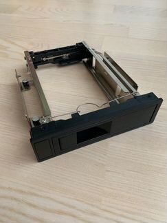 Cалазки для HDD 3.5 в отсек 5.25, SATA, чёрные