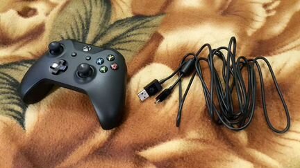 Геймпад Xbox One + кабель для Windows