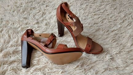 Босоножки новые кожаные nine west