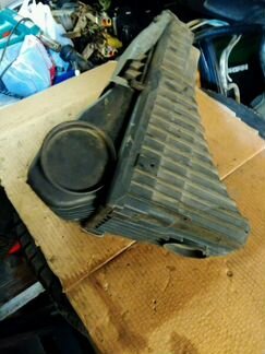 Корпус воздушного фильтра левый VW Туарег 5.0