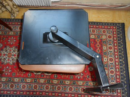 Полка настенная для телевизора