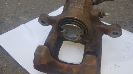 Суппорт задний правый VAG 5K0 615 424