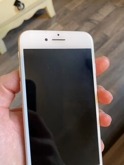 Телефон iPhone 8