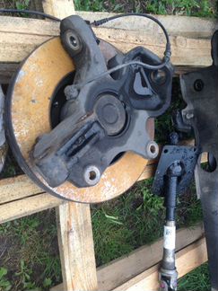 Mercedes sprinter кулак поворотный левый