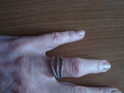 Оригинальный серебряный комплект-кольцо+ серьги