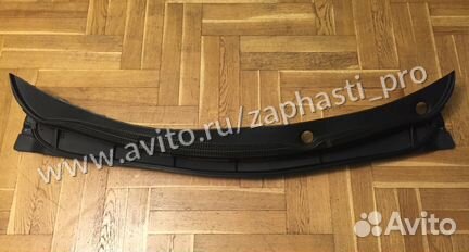 Накладка Hyundai Solaris под стеклом передняя