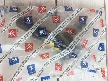 Форсунка о/ф левая Пежо 407(оригинал, новая)