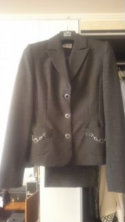 Женский брючный костюм