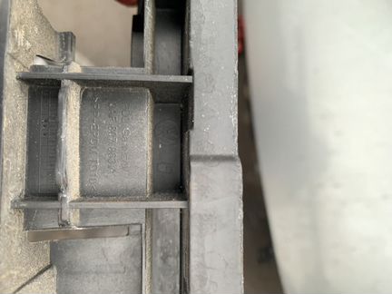 Крепление заднего бампера Пассат Б7 Alltrack униве