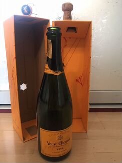 Бутылка из-под шампанского Veuve Clicquot с коробк