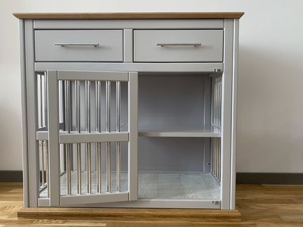 Дубовый домик-вольер 