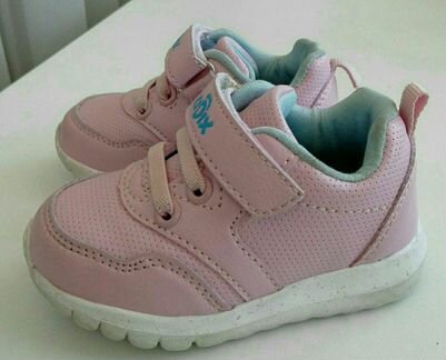 Кроссовки для девочки 20р