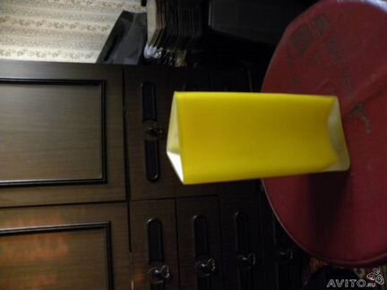 Желтая ваза