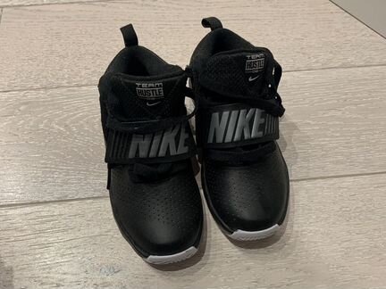 Детские кроссовки nike