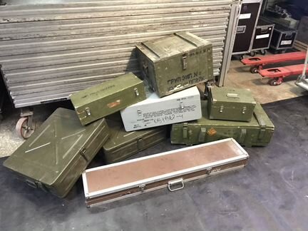 Ящики ретро - инсталляция