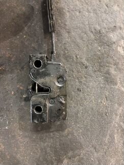 Замок капота нижний на Фольксваген поло