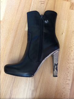 Новая Обувь сапоги осень-зима Karen Millen