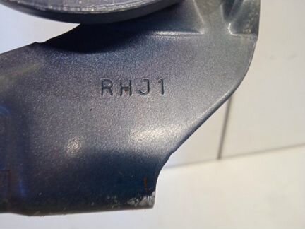 Петля капота правая Peugeot 4007 2.4 2008