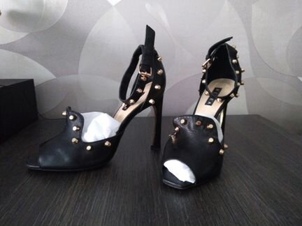 Босоножки разные