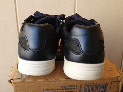 Кроссовки для девочки