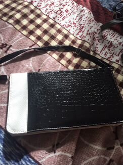 Клатч лаковый черно-белый