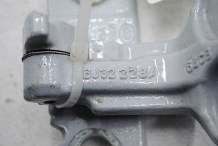 Петля двери задняя правая нижняя Discovery Sport