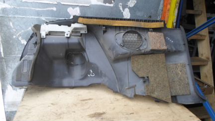 Обшивка багажника Мицубиси Кольт 5 Colt CJ L  R