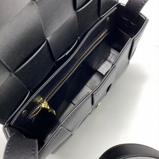 Новая плетёная сумка клатч Bottega Veneta черная