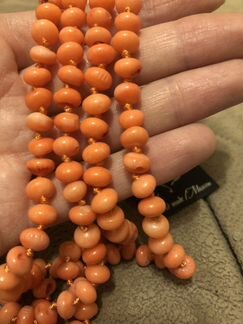 Бусы из коралла