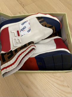 Fendi кроссовки