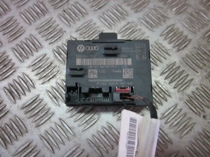 Блок управления задней левой двери Ауди А4 Б8