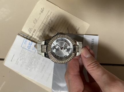 Часы guess