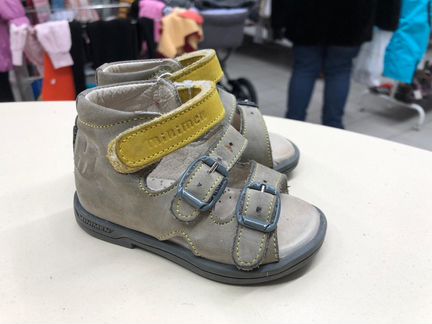 Детские сандалии. размер 20