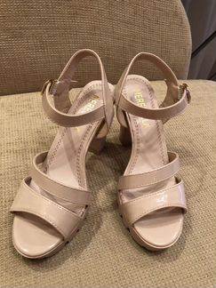 Босоножки новые