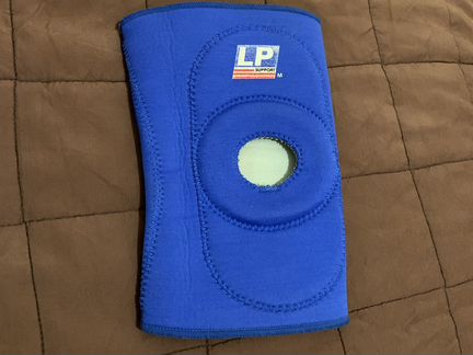 Бандаж на колено (спортивный наколенник)
