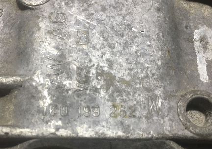 Опора двс VAG